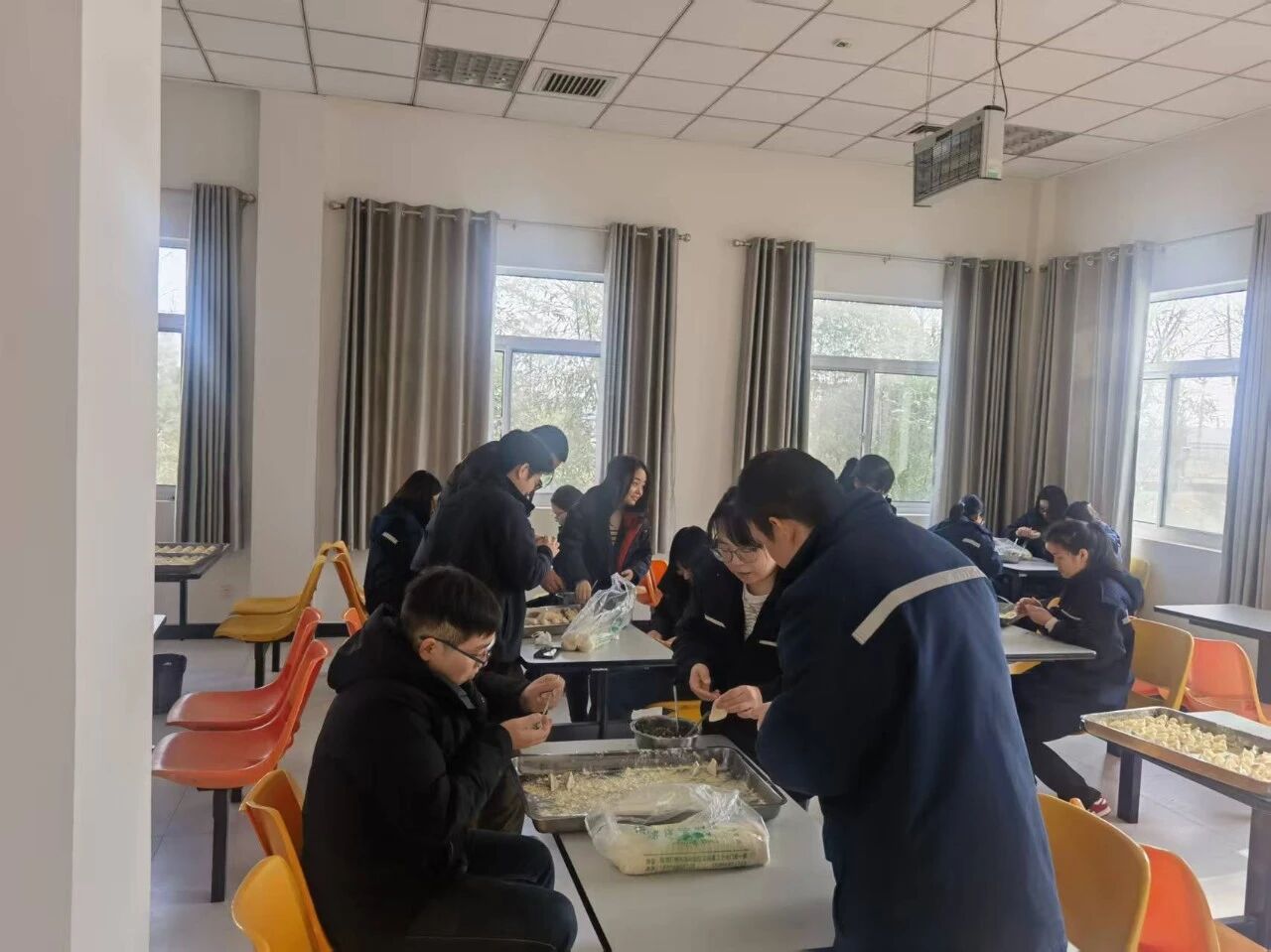 �|�ع�ˮ��˾�M���_չ&ldquo;���鶬�� ������ˮ&rdquo;���}�h�ջ��(d��ng).jpg